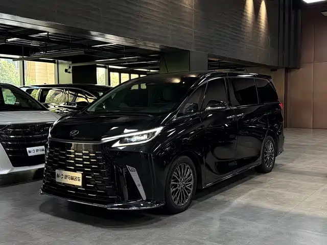Lexus LM 2023 500h 6-Seater Prestige Edition