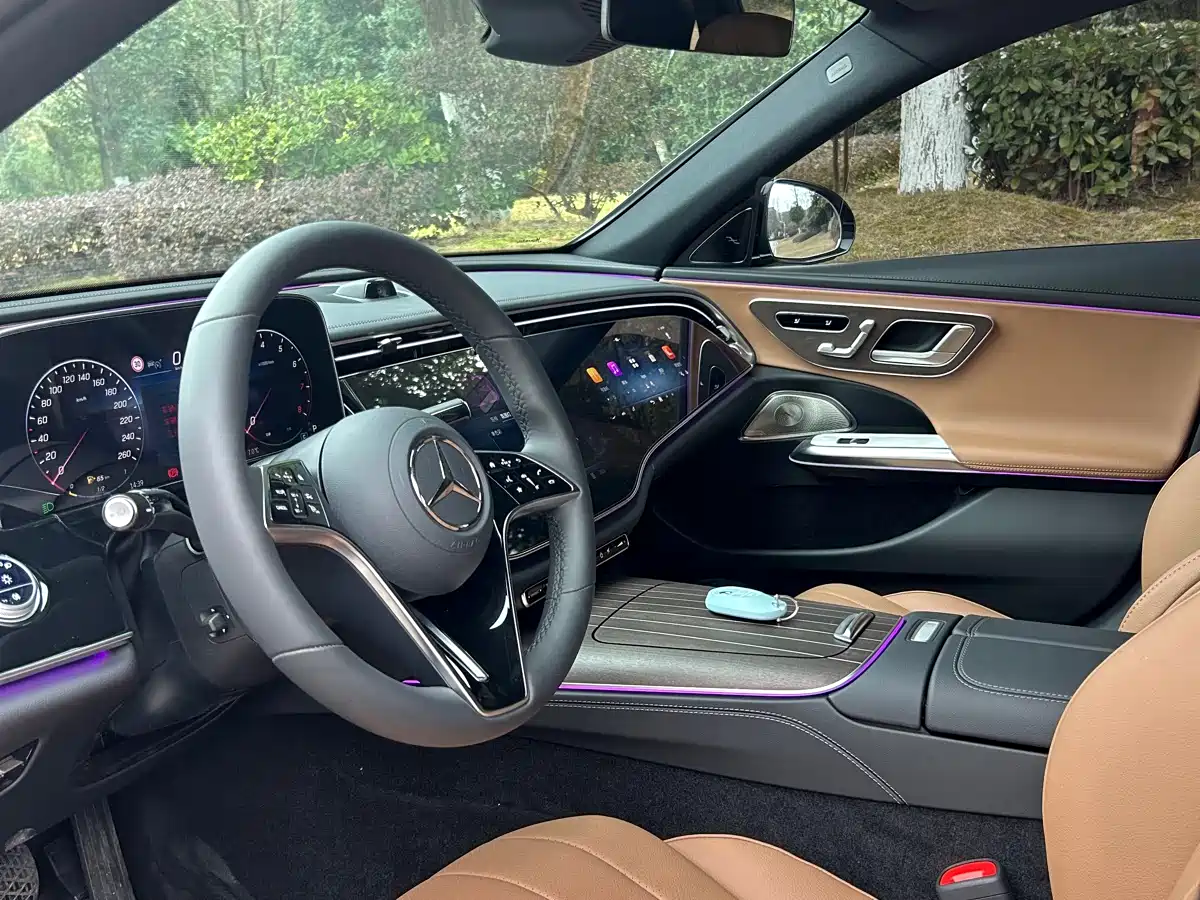 Mercedes-Benz E-Class 2026 E 300 L Luxury фото 8