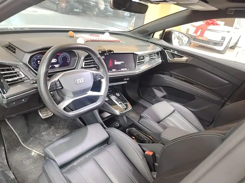 Audi Q4 e-tron 2023 40 e-tron Innovation Edition фото 10