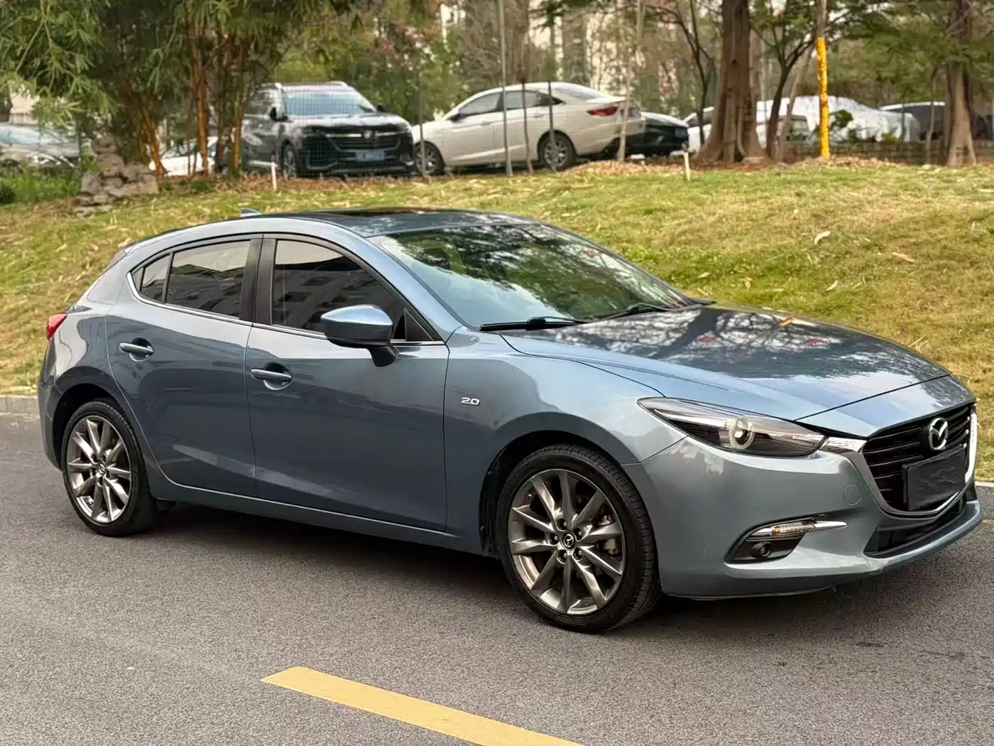 Mazda Mazda3 Axela 2017 Hatchback 2.0L Automatic Luxury China V фото 3