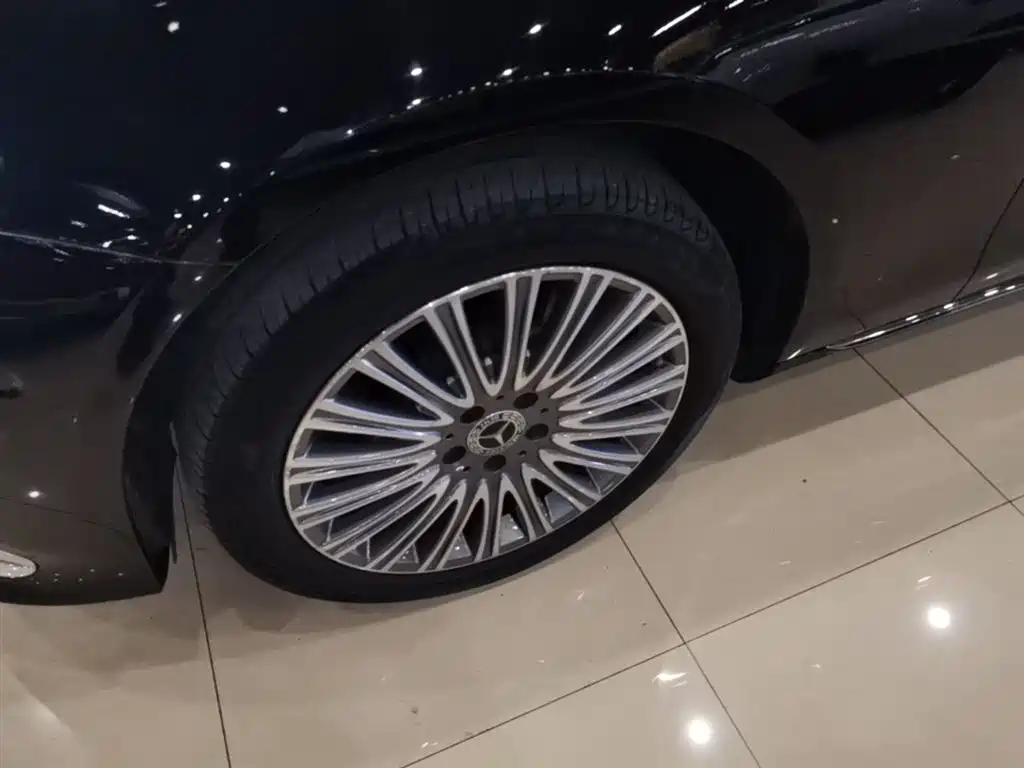 Mercedes-Benz E-Class 2022 Second Facelift E 300 L Luxury фото 23