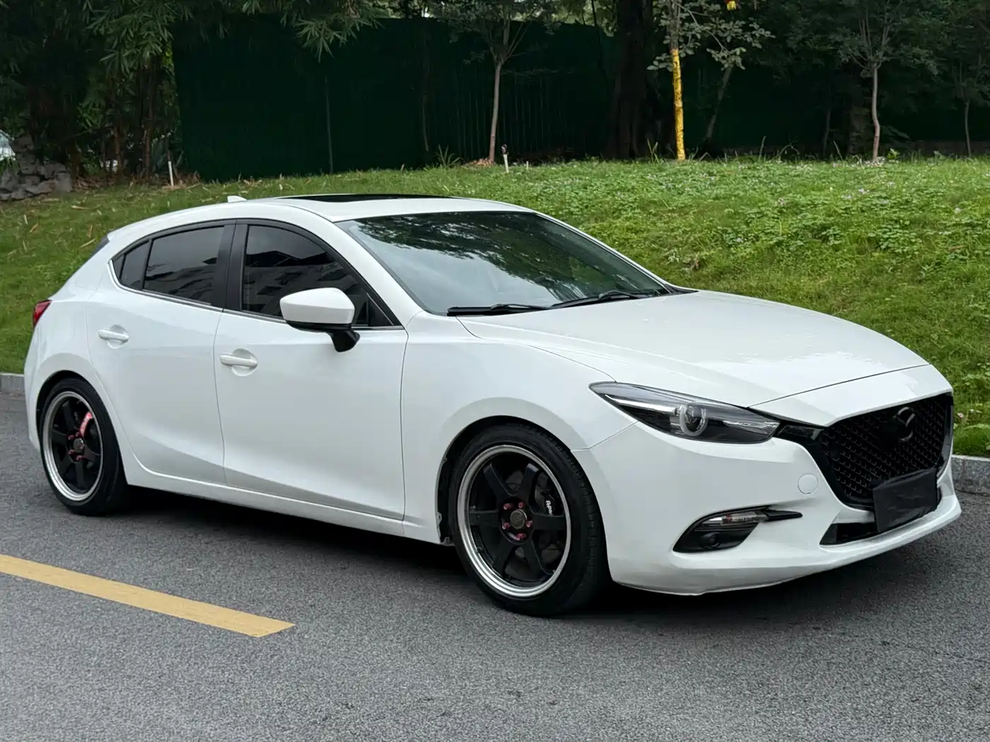 Mazda Mazda3 Axela 2017 Hatchback 2.0L Automatic Luxury China V фото 3