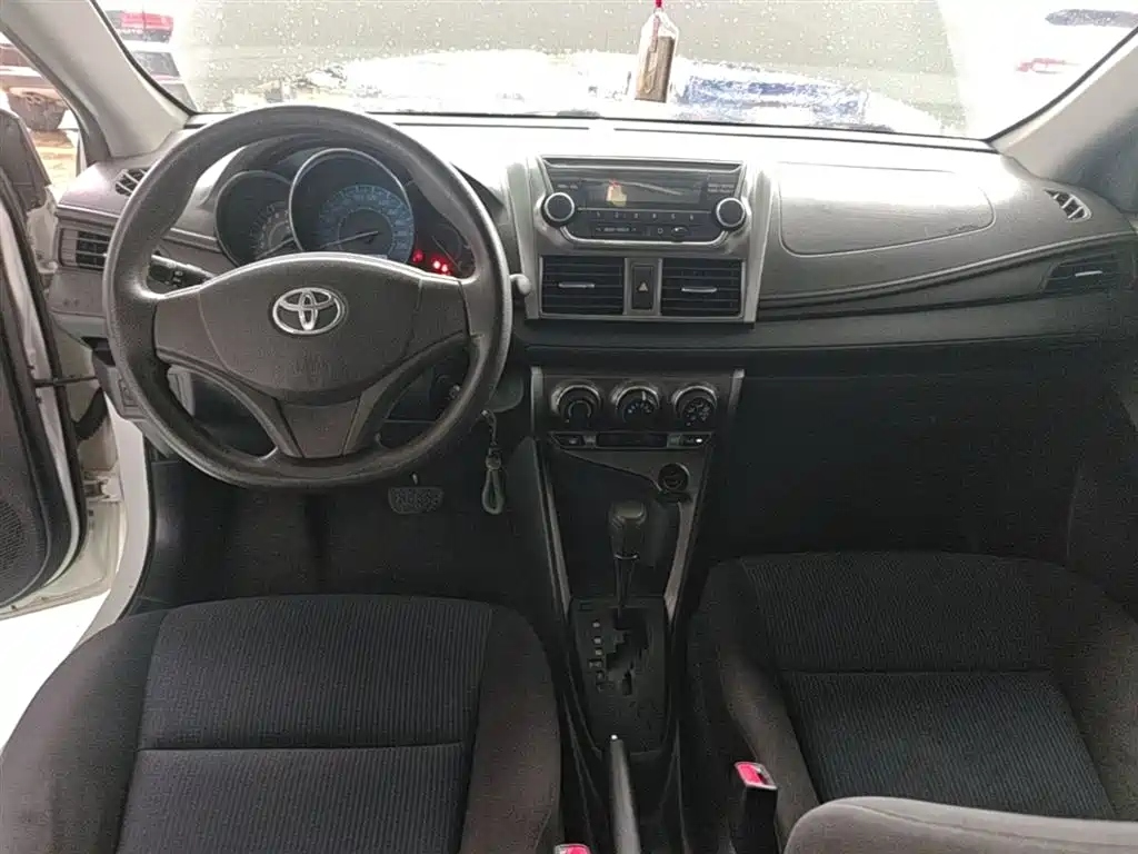Toyota YARiS L Zhi Xuan 2014 1.3E Automatic Charming Edition фото 10