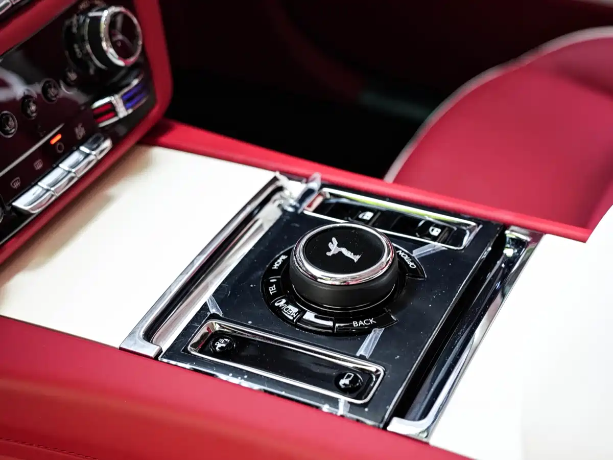 Rolls-Royce Spectre 2024 Standard Model фото 12