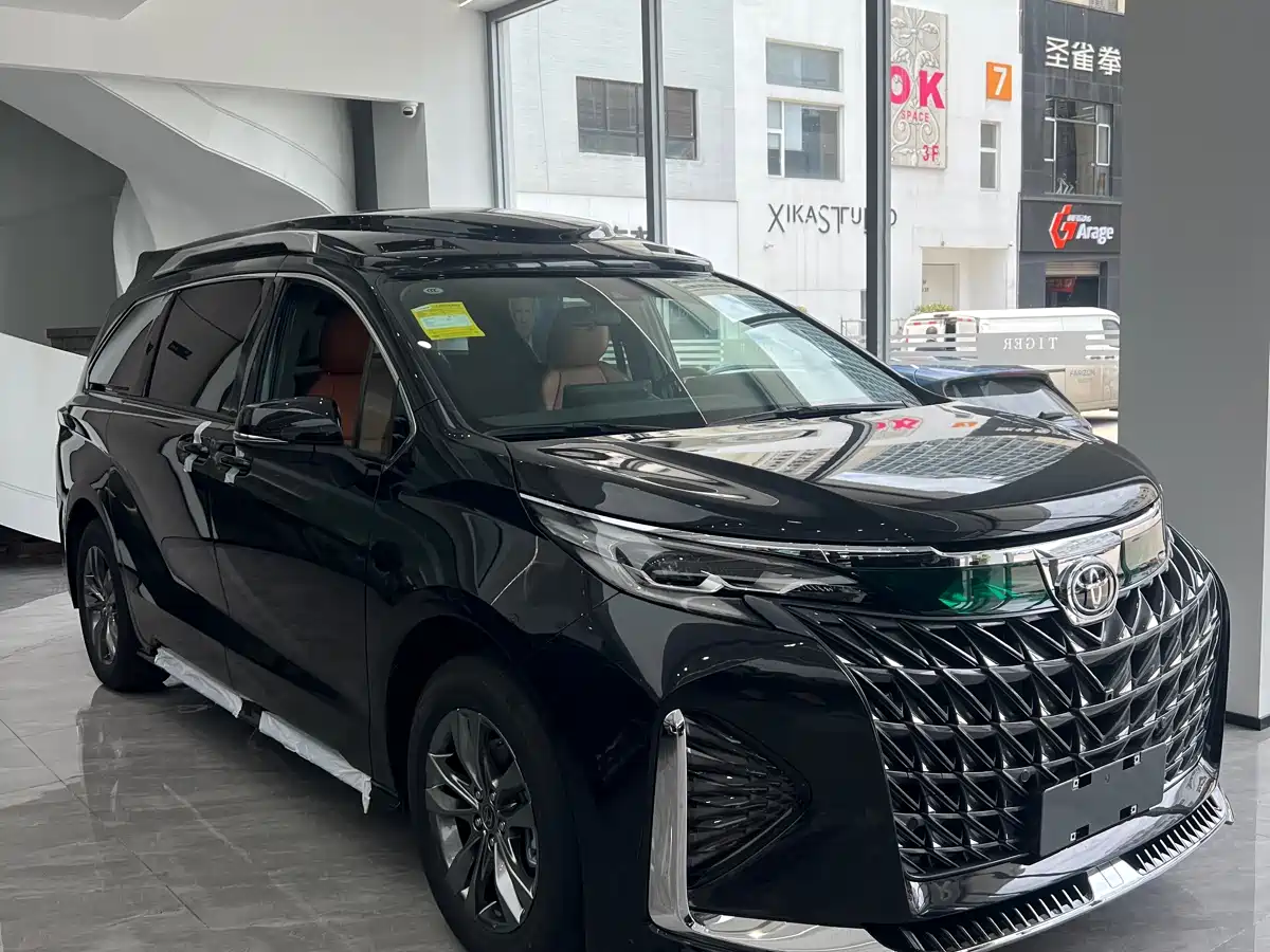 Toyota Sienna 2026 Model 2.5L Hybrid 2WD Comfort Edition фото 3