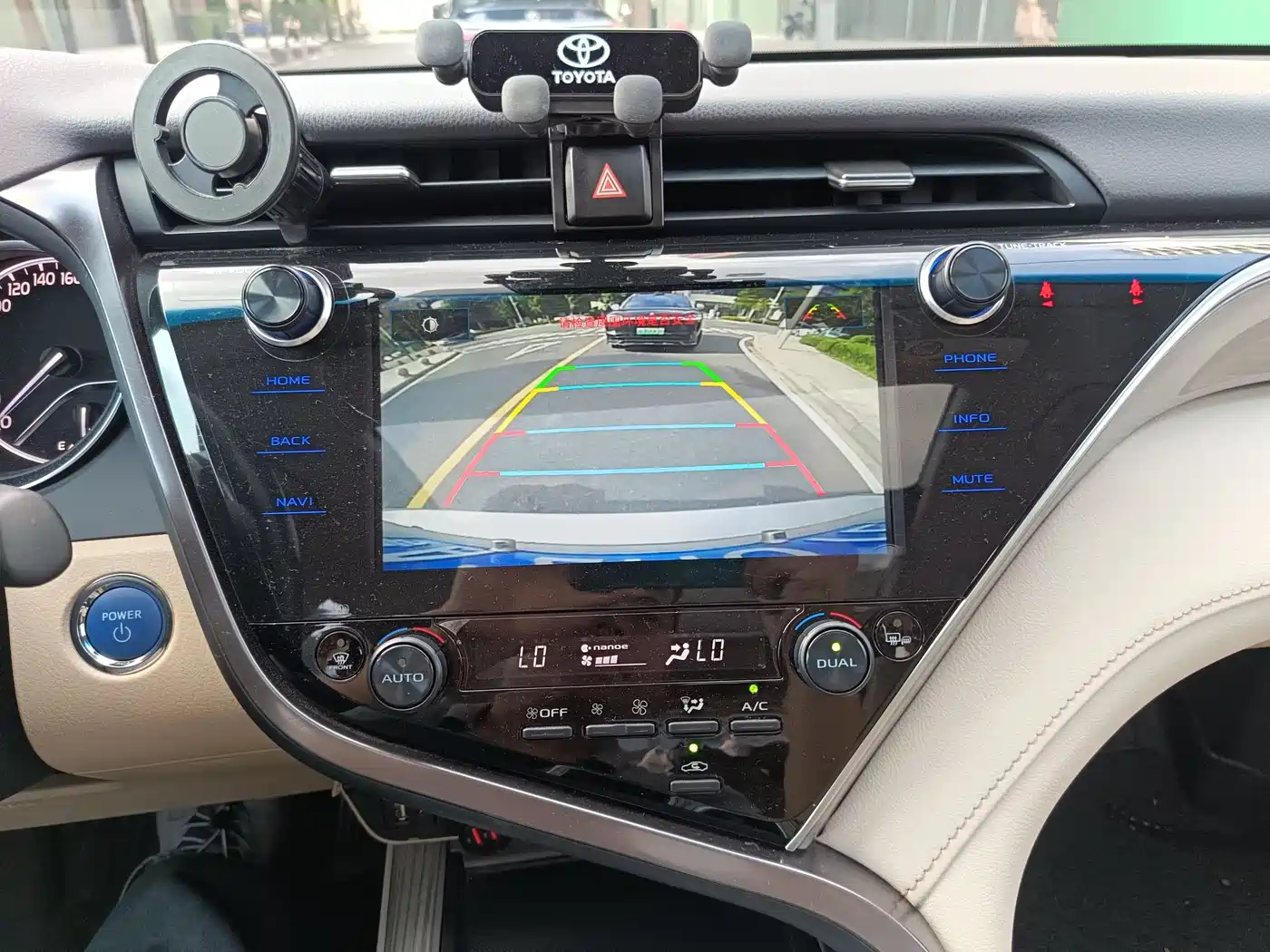 Toyota Camry 2019 Hybrid 2.5HG Luxury Edition China V фото 13