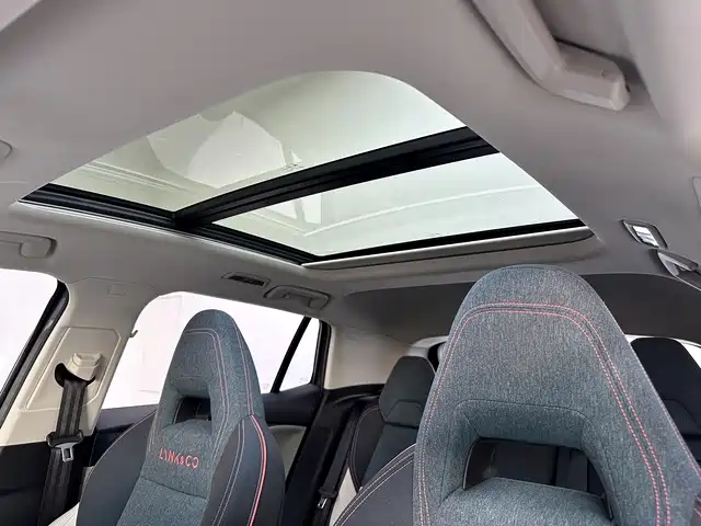 Lynk & Co 06 2020 1.5T Halo фото 12