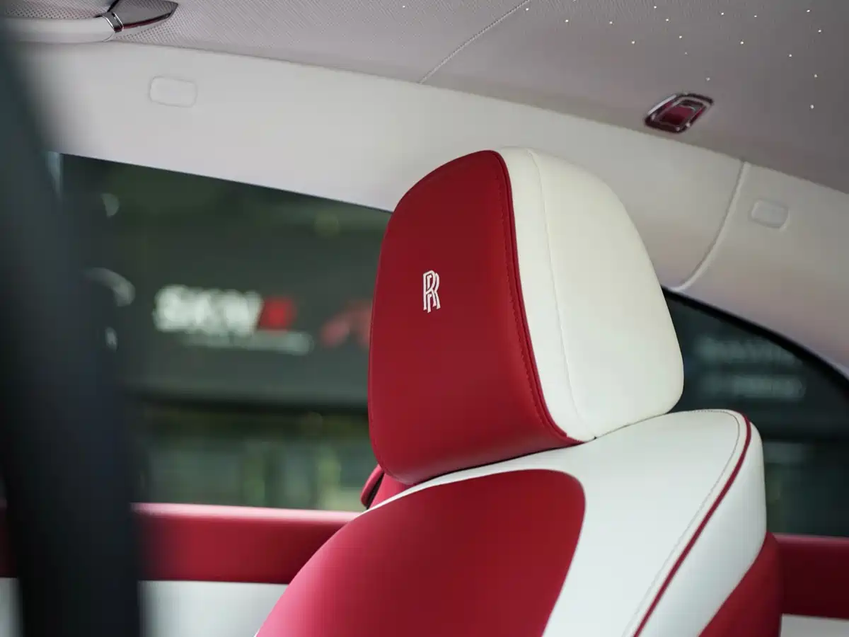 Rolls-Royce Spectre 2024 Standard Model фото 16