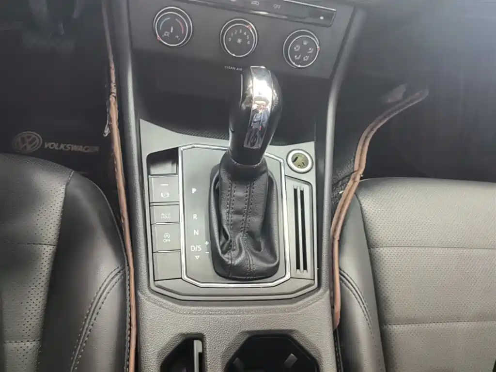 Volkswagen Lavida 2019 1.5L Automatic Comfort Edition China VI фото 14