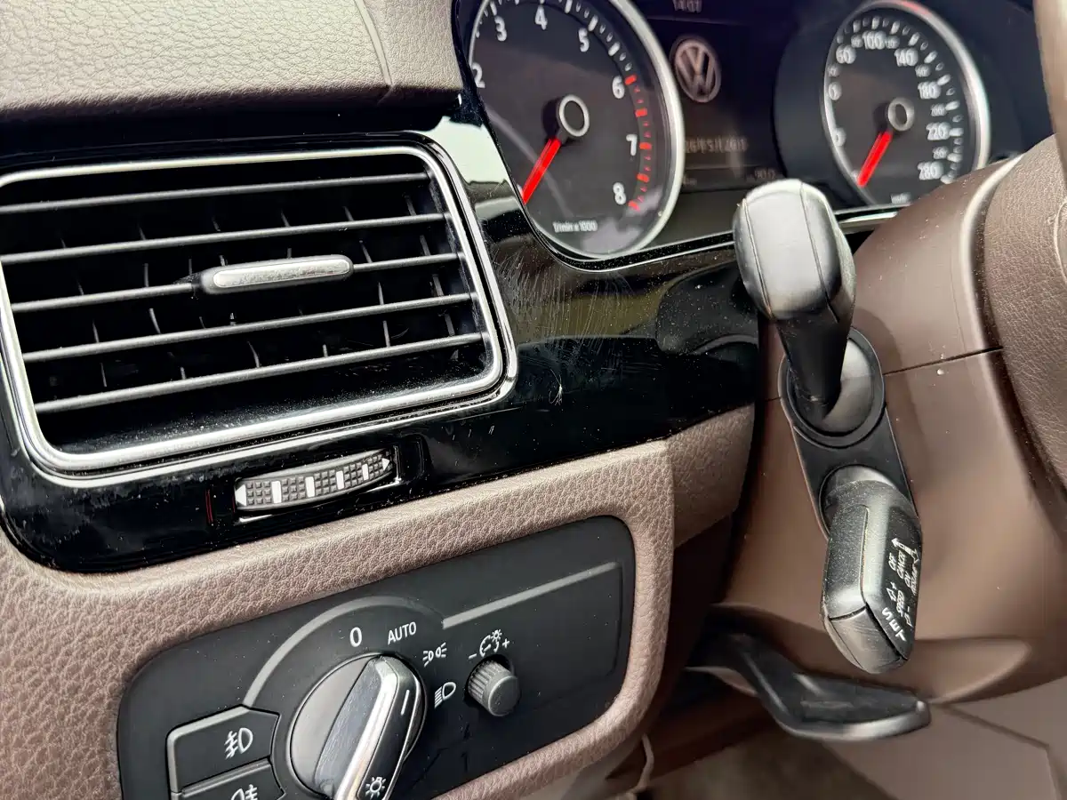 Volkswagen Touareg 2016 3.0TSI Standard фото 21