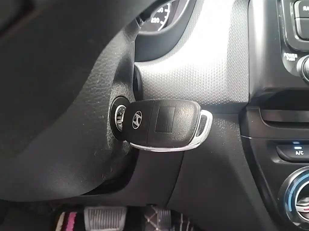 Hyundai Verna 2017 1.4L Automatic Leap Enjoyment Edition China VI фото 9