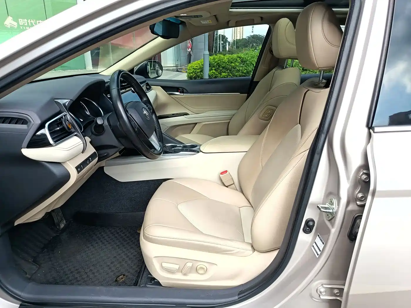 Toyota Camry 2019 Hybrid 2.5HG Luxury Edition China V фото 7