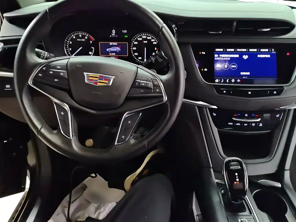 Cadillac XT5 2021 2.0T 2WD Luxury Edition фото 6