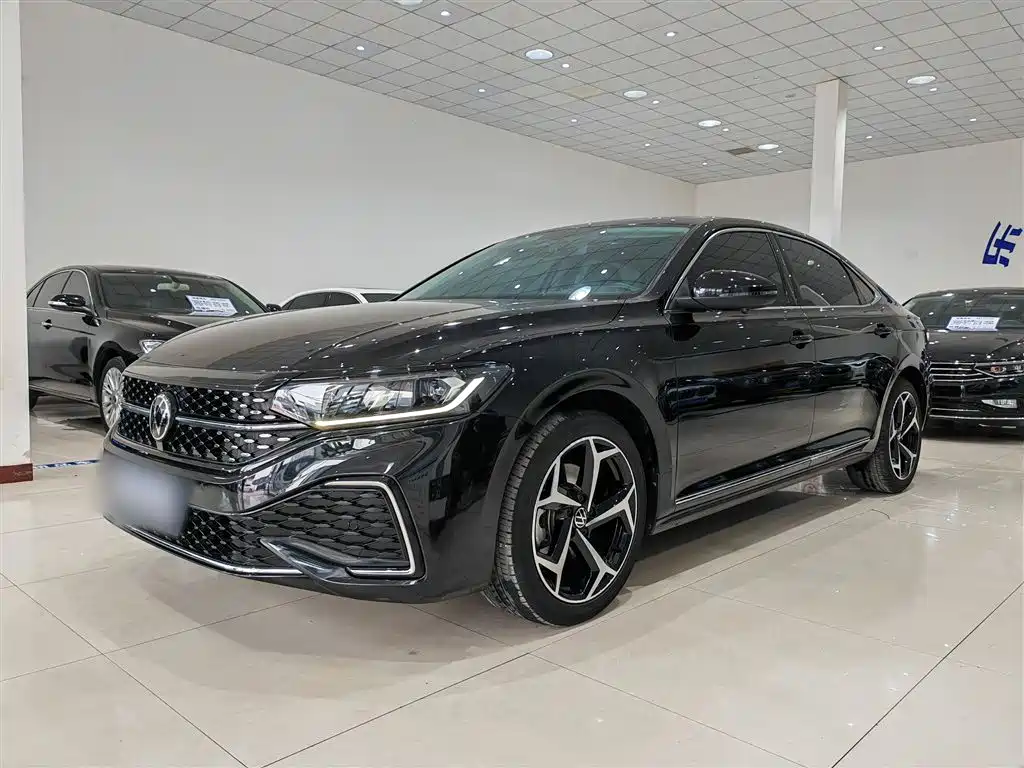 Volkswagen Passat 2023 Facelift 330TSI Starlight Elite Edition