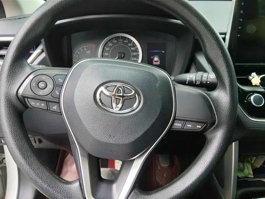 Toyota Frontlander 2022 2.0L CVT Elite фото 15