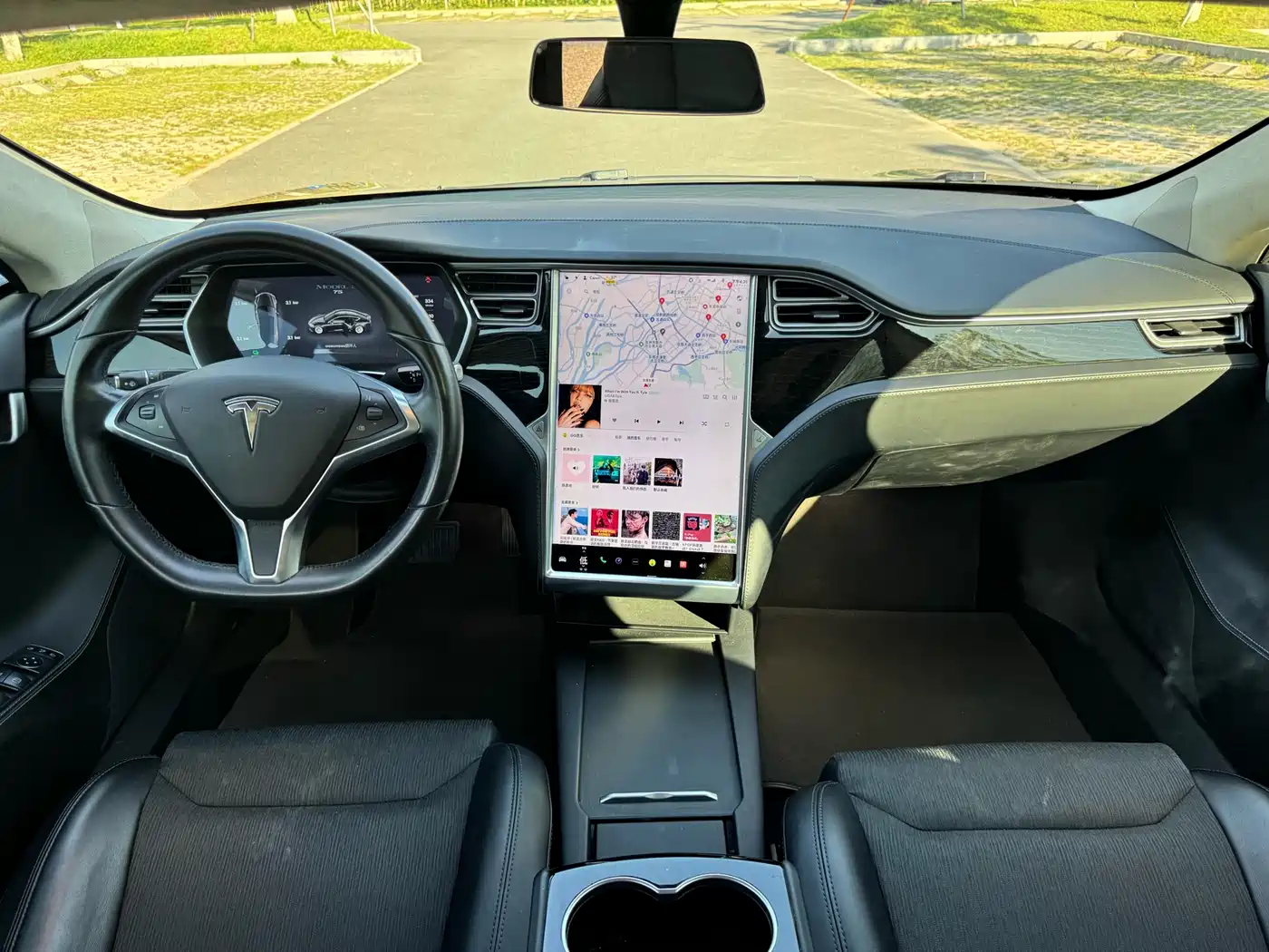 TESLA MODEL S