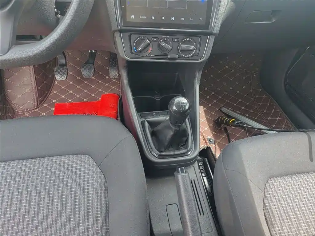 Volkswagen Santana 2018 1.5L Manual Trend Edition фото 14