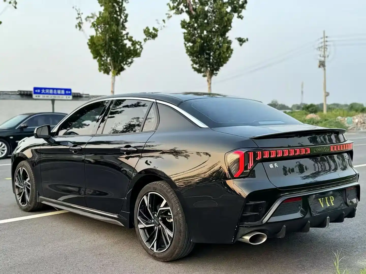 Фото 7 - Lynk & Co 03