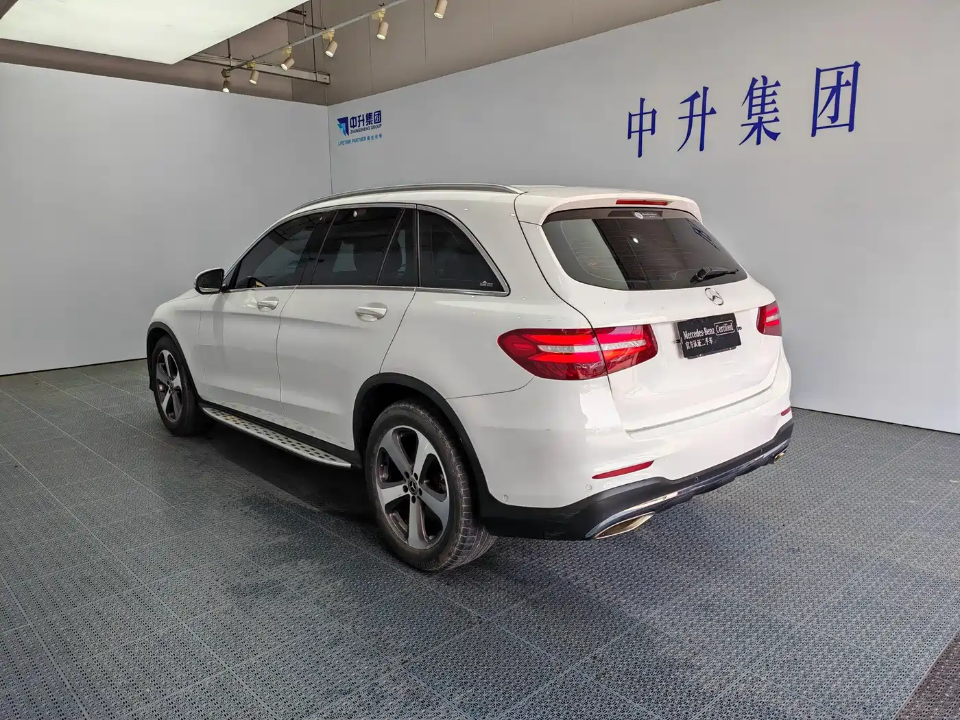Mercedes-Benz GLC 2017 GLC 260 4MATIC Luxury фото 3