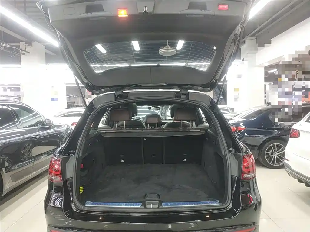 MERCEDES-BENZ GLC