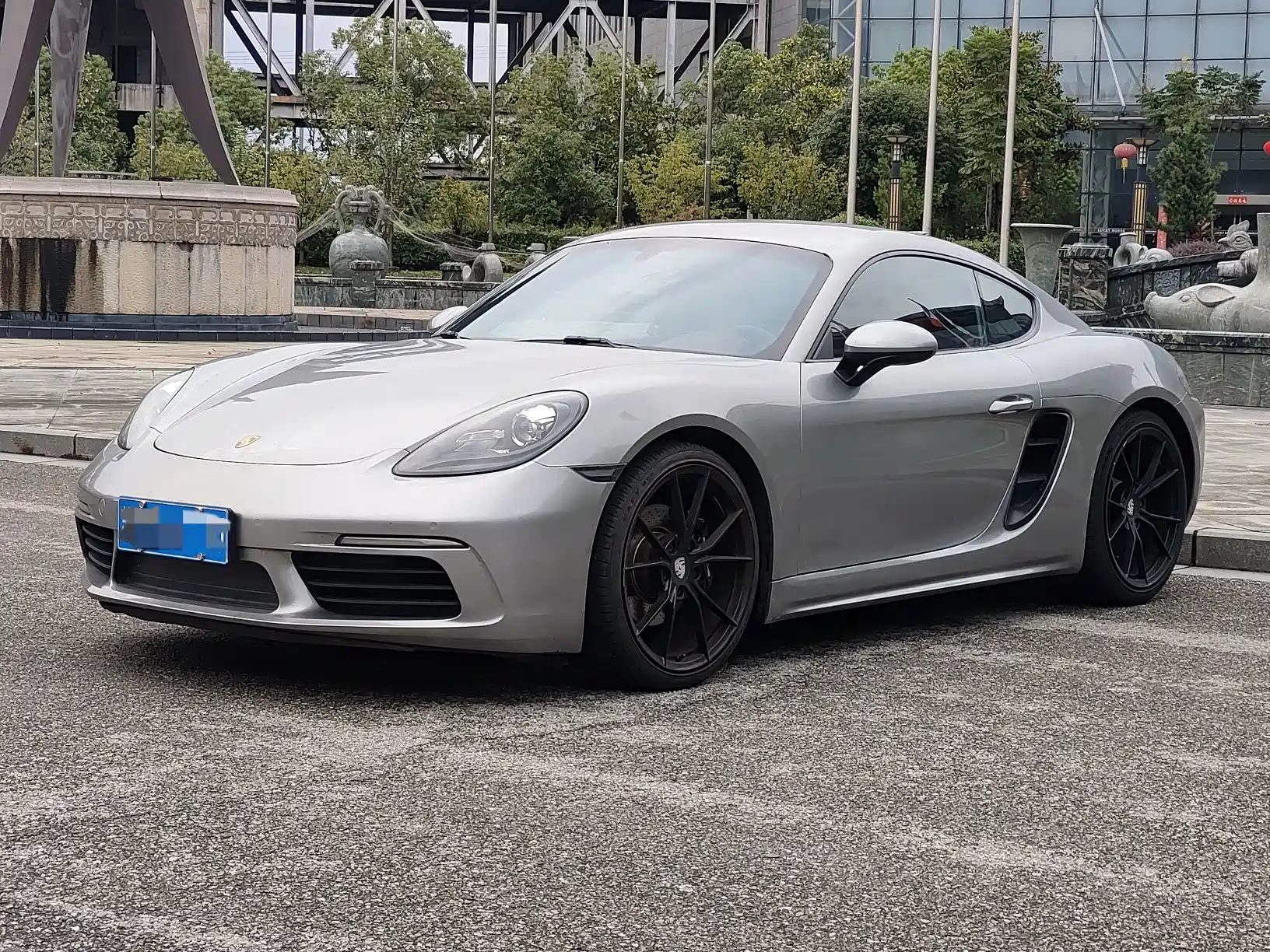 Photo 1 - Porsche 718