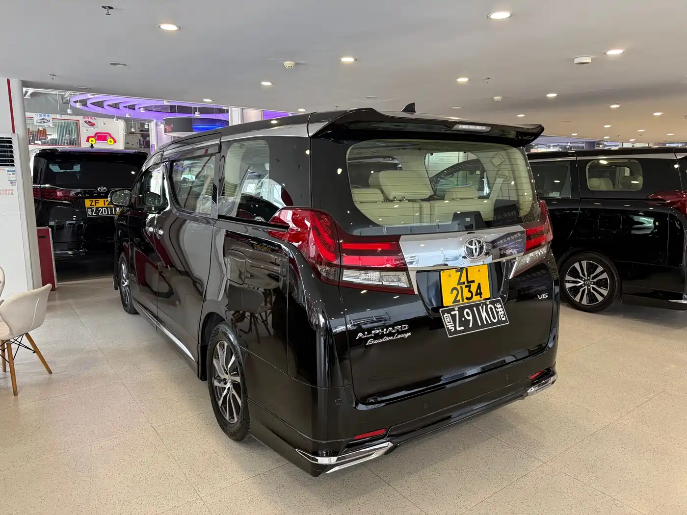 Toyota Alphard 2015 3.5L Premium Edition фото 5