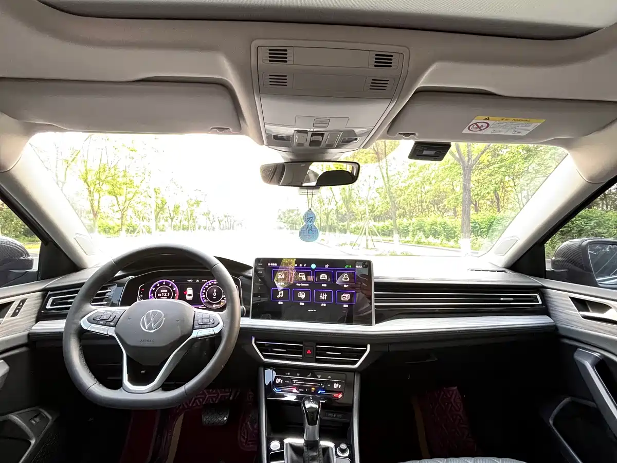 Volkswagen Sagitar 2023 280TSI DSG Surpass Plus Edition фото 6