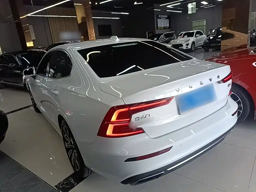 VOLVO S60