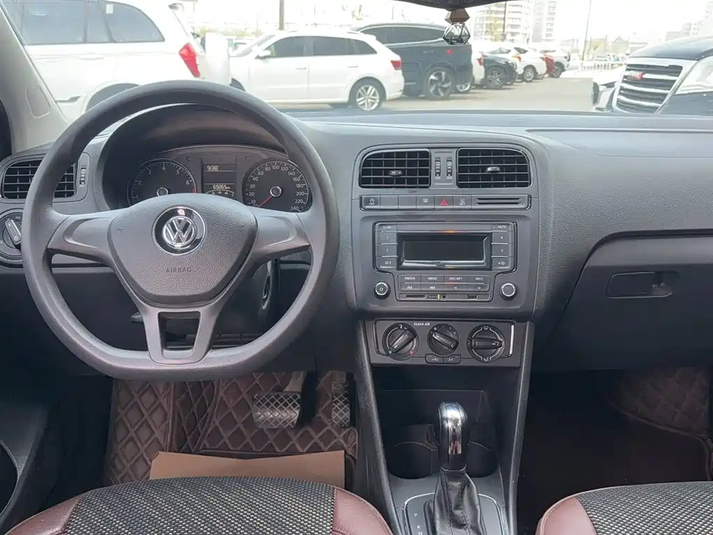 Volkswagen Polo 2018 1.5L Auto Safe Drive фото 8