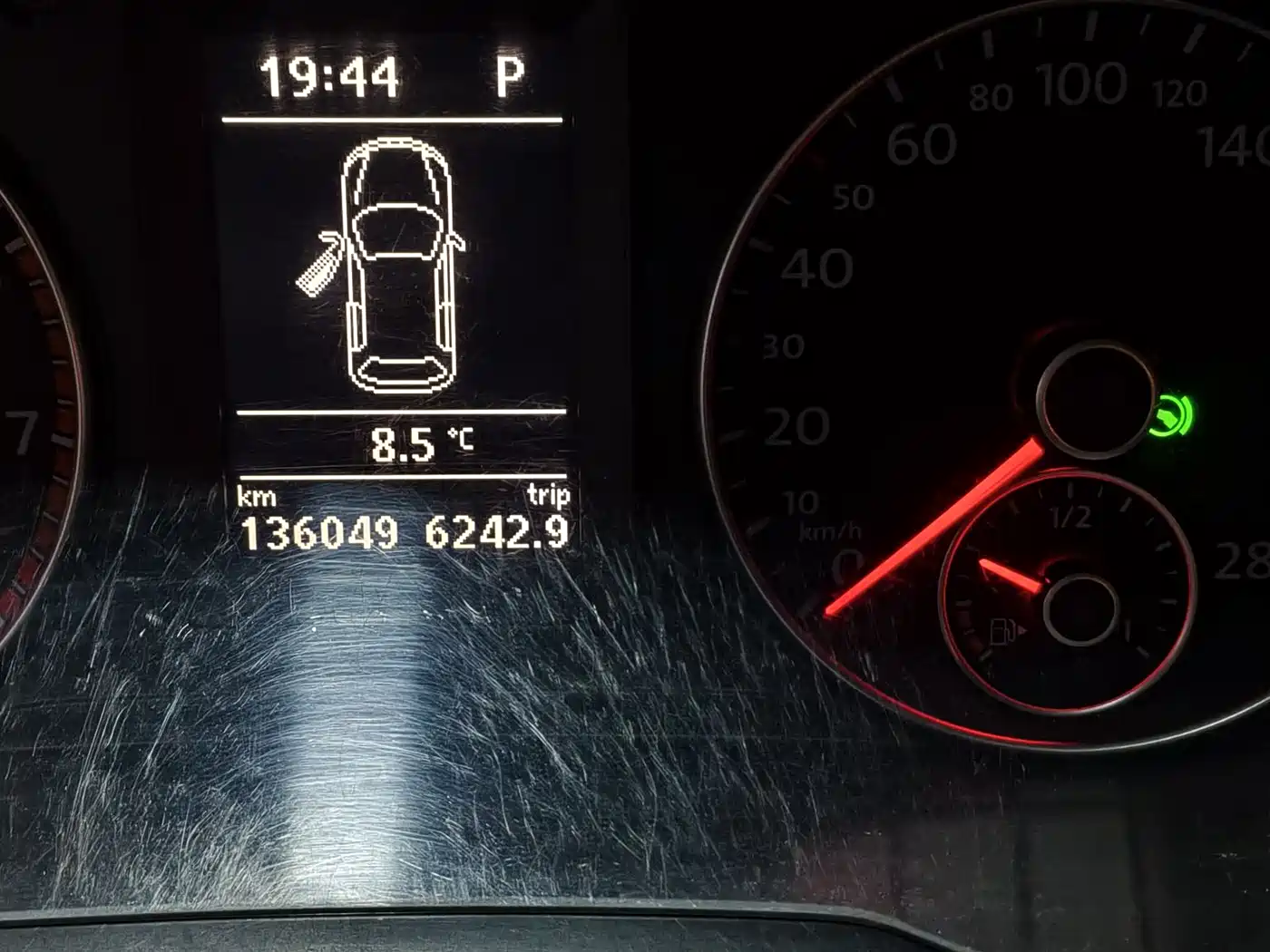 Volkswagen Scirocco 2011 1.4TSI Single Turbo Style Edition фото 11