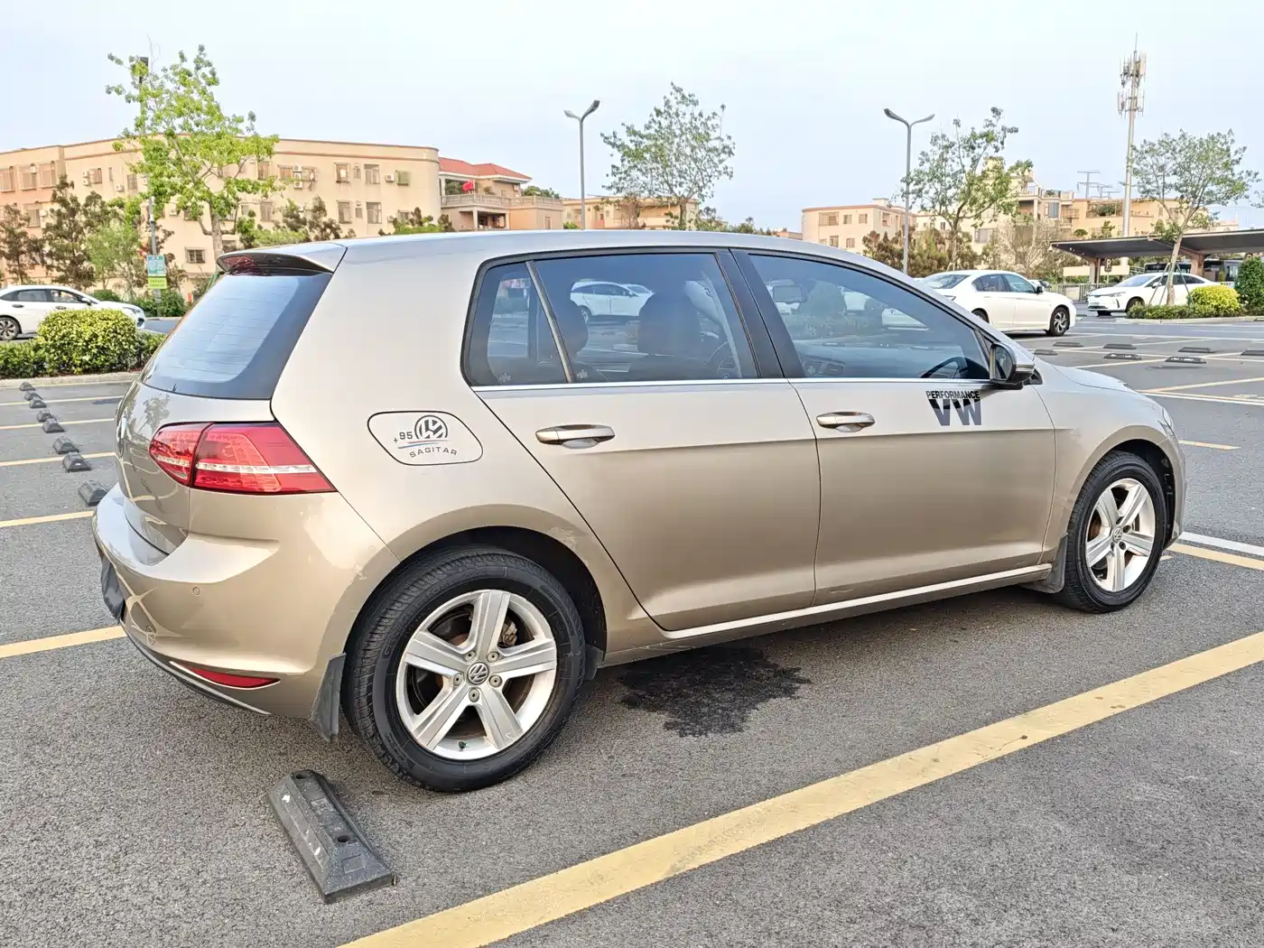 Volkswagen Golf 2015 1.4TSI Automatic Luxury фото 20