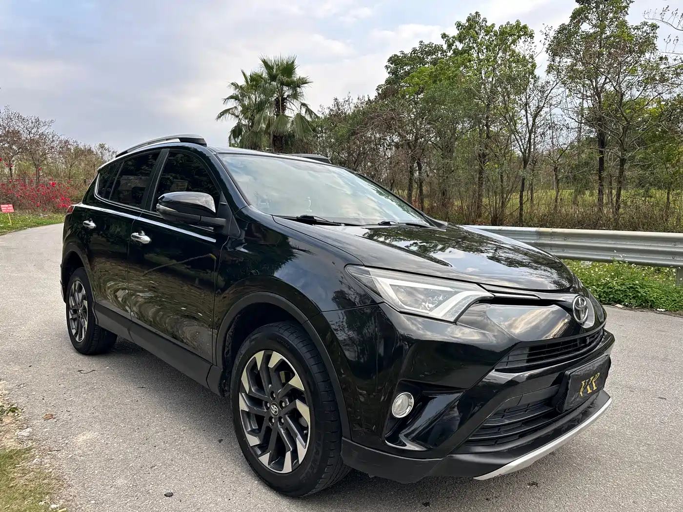 Toyota RAV4 Rongfang 2016 2.5L Automatic 4WD Elite фото 3