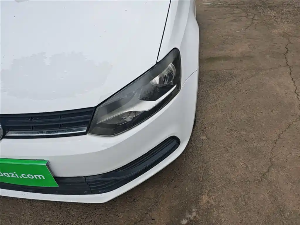 Volkswagen Polo 2014 1.4L Manual Trend Edition фото 24