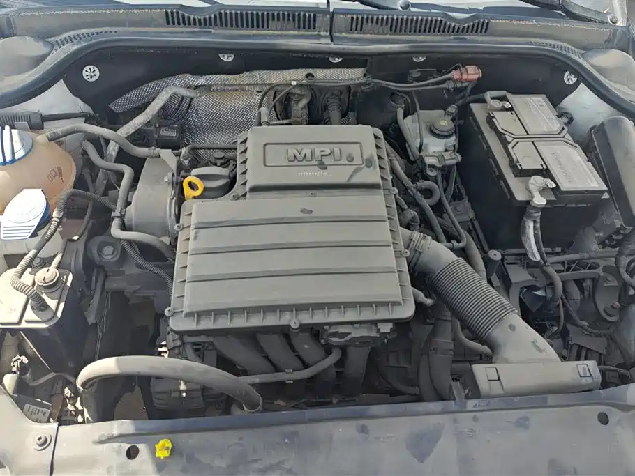 Volkswagen Sagitar 2018 1.6L Automatic Fashion фото 10