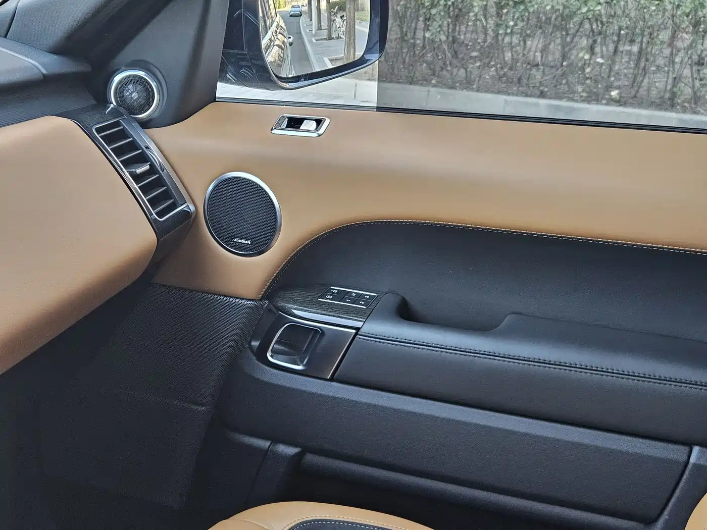 Land Rover Range Rover Sport 2021 3.0 L6 Gloss Black Edition фото 14