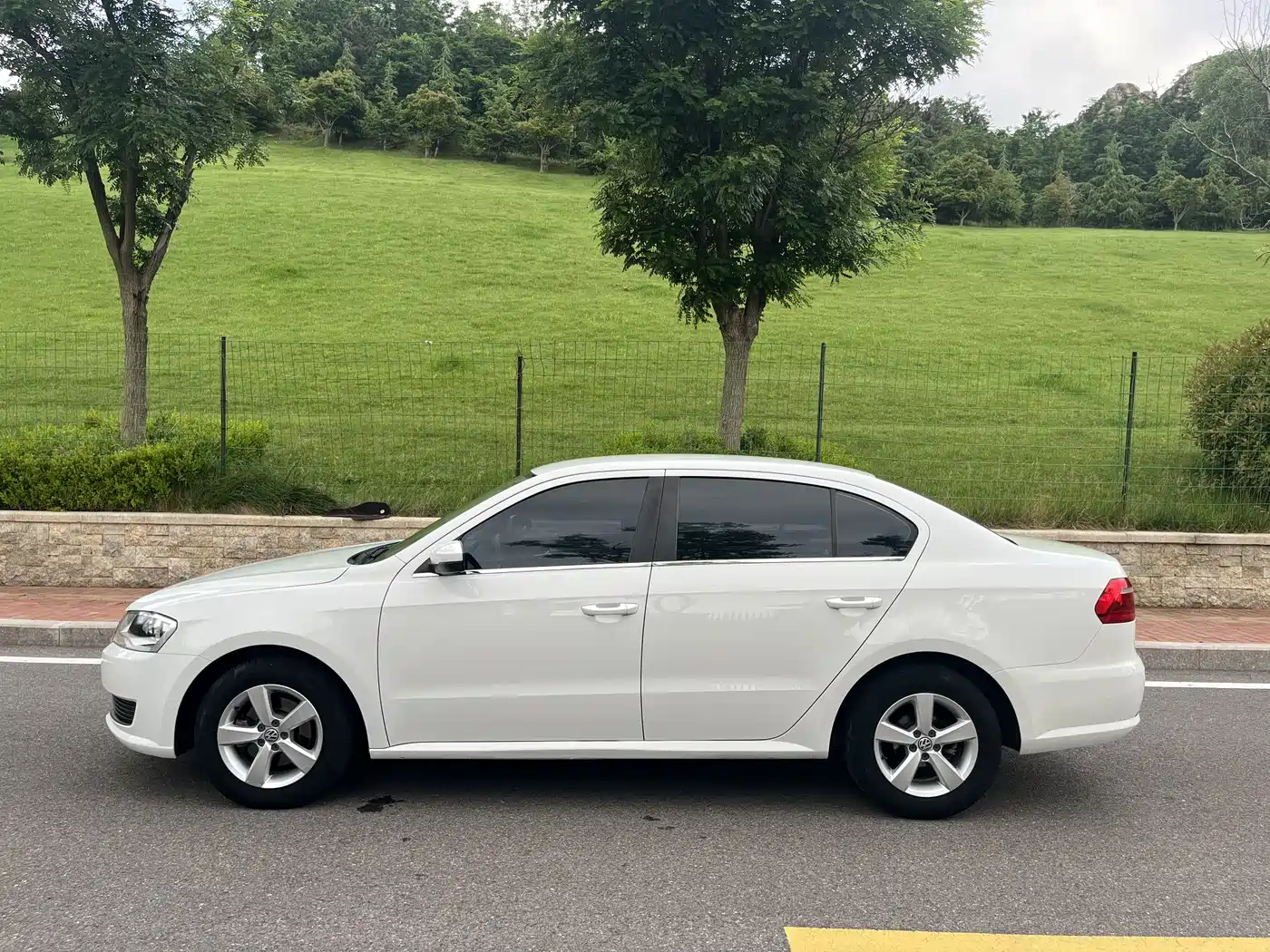 Volkswagen Lavida 2017 1.6L Automatic Trend Edition фото 8
