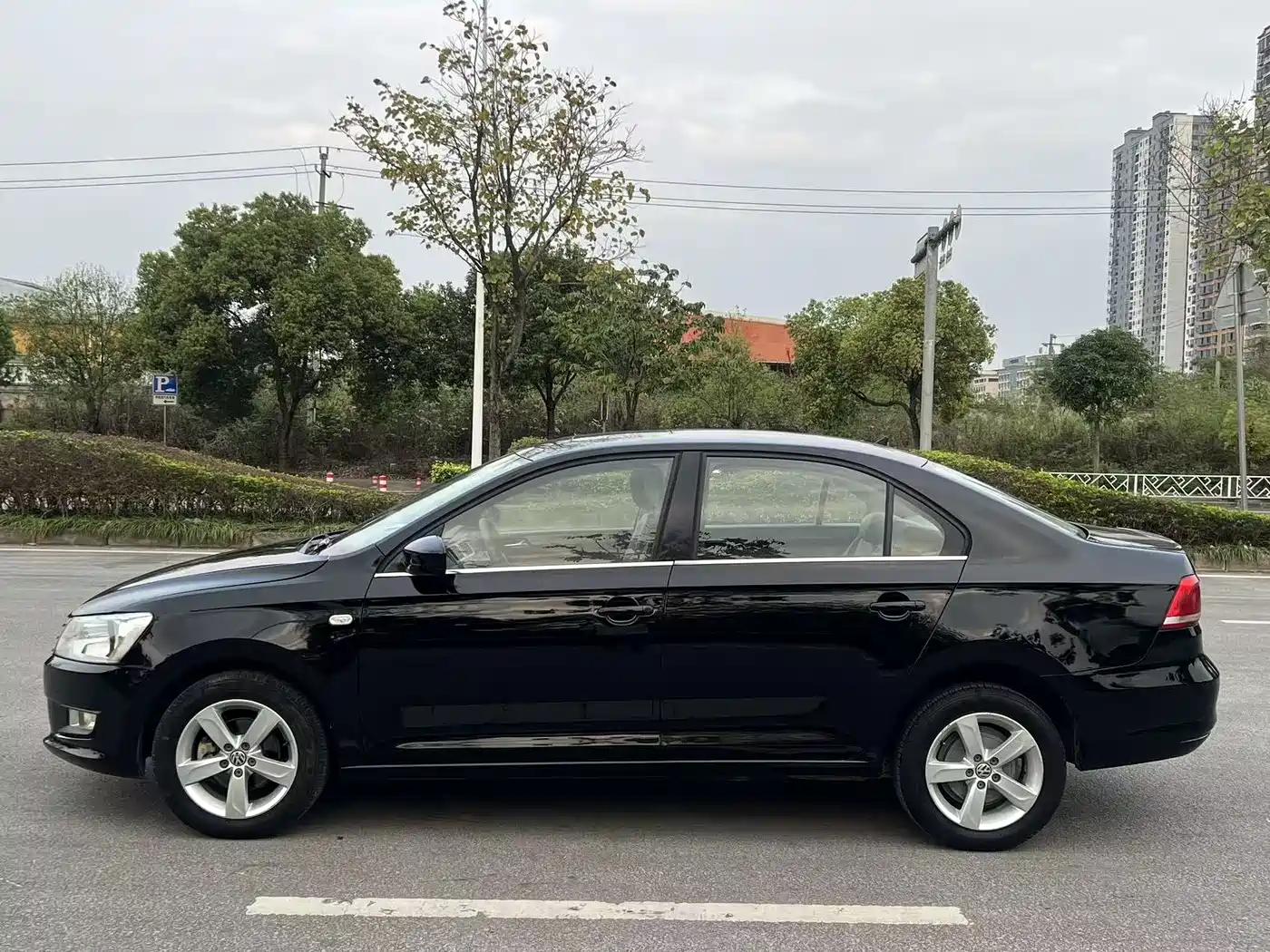 Volkswagen Santana 2013 1.6L Manual Comfort Edition фото 3