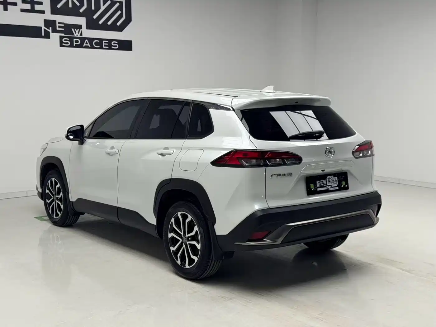Toyota Frontlander 2022 2.0L CVT Luxury Edition фото 6