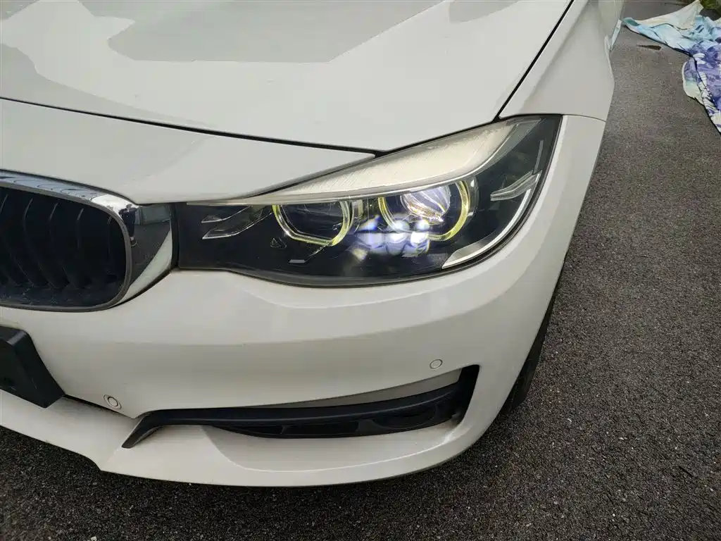 BMW 3 Series GT 2018 320i Fashion фото 18