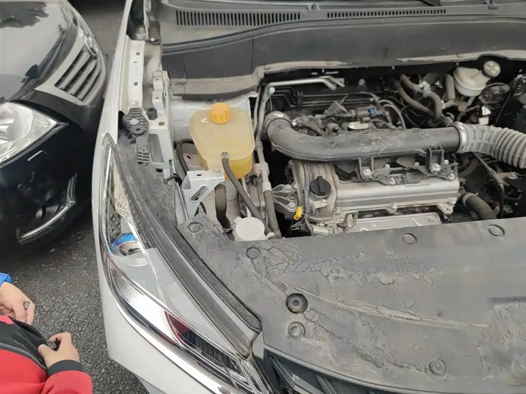 Dongfeng Fengguang Fengon 500 2022 2022 1.5L CVT Enjoyment Edition