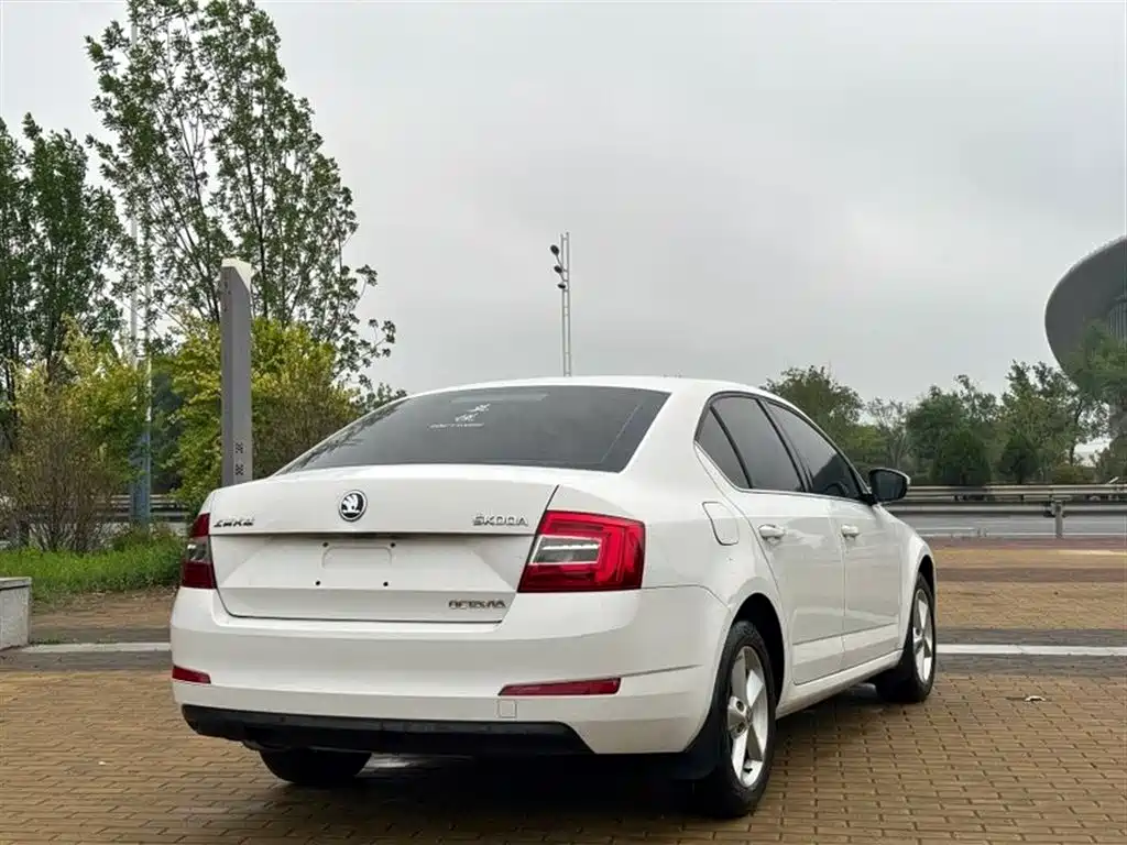 Škoda Octavia 2015 1.6L Automatic逸杰版 фото 4