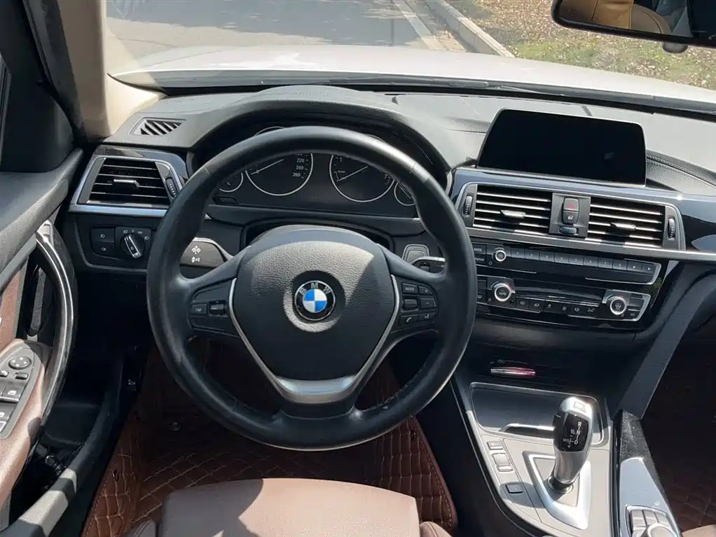 BMW 3 Series 2018 320Li Fashion Style фото 19