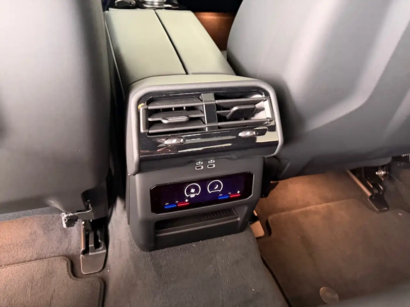 BMW M5 New Energy 2025 M5 фото 19