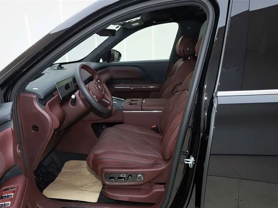 Voyah Auto VOYAH Taisan 2026 Model Base фото 19