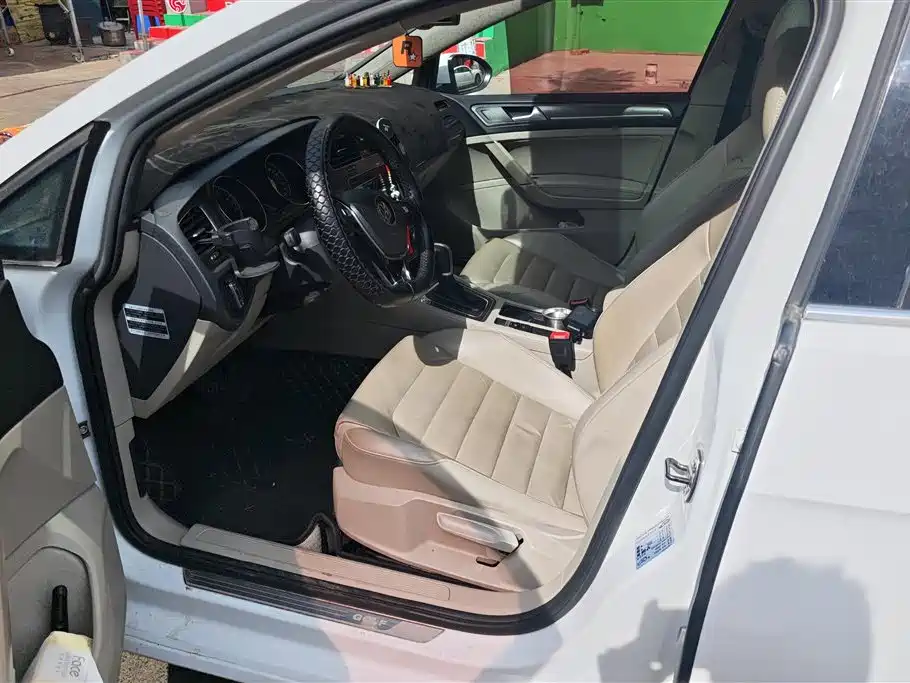 Volkswagen Golf 2015 1.4TSI Automatic Luxury фото 9