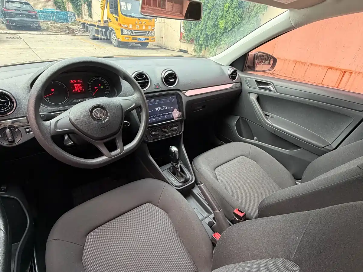 Volkswagen Jetta 2017 1.5L Automatic Fashion фото 9