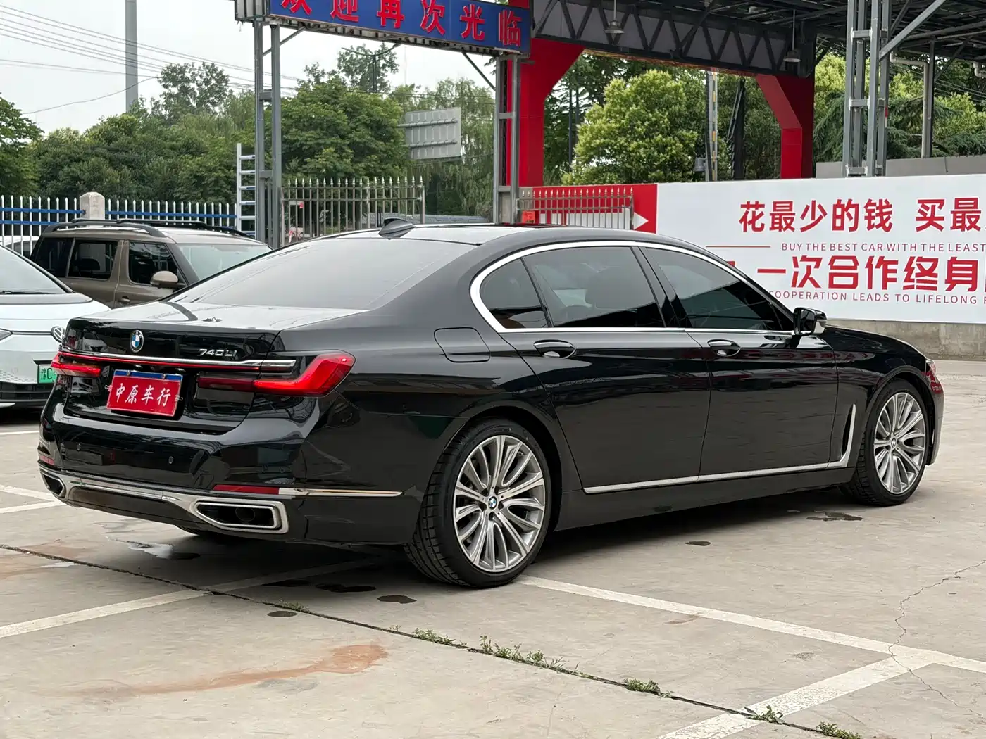 BMW 7 Series 2021 Model 740Li Leading Luxury Package фото 18