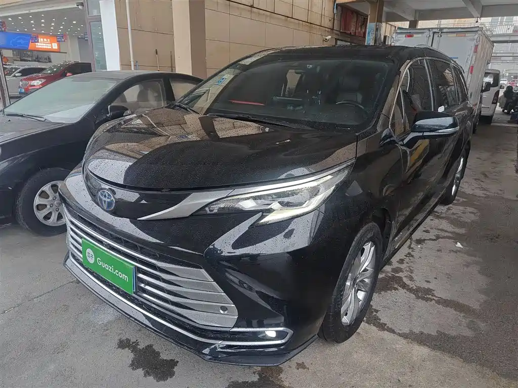Toyota Sienna 2021 2.5L Hybrid Platinum Edition