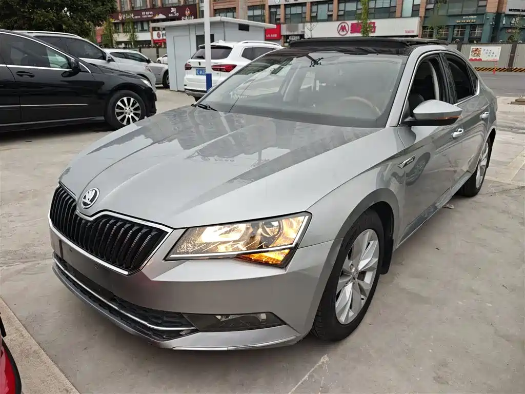 Škoda Superb 2019 TSI280 DSG Comfort Edition