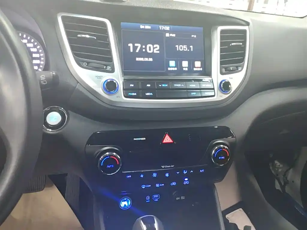 Hyundai Tucson 2018 1.6T DCT 2WD 15th Anniversary Special Edition фото 13